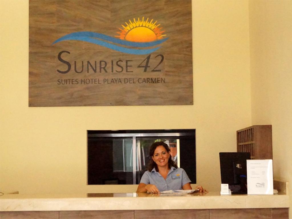 Sunrise 42 Suites Hotel Playa del Carmen Kültér fotó