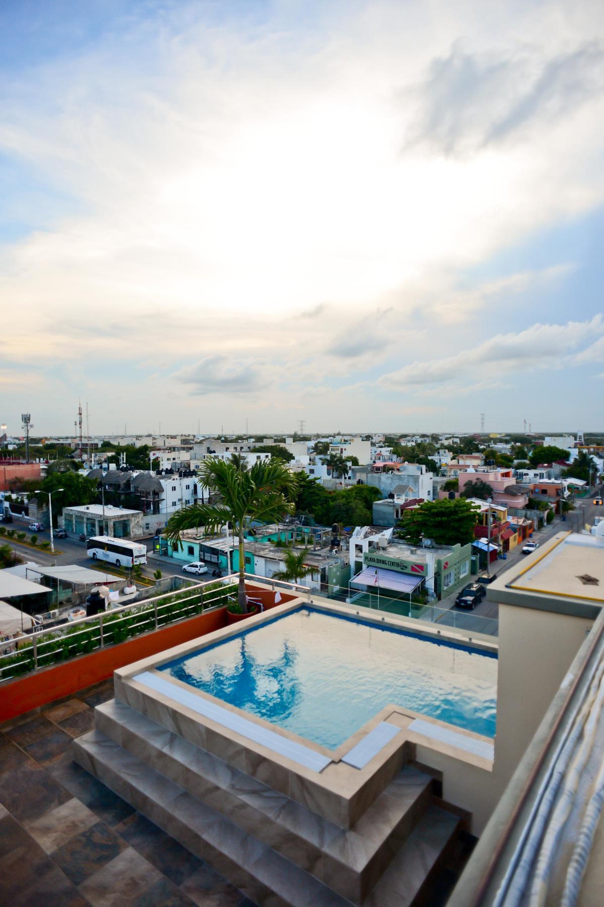 Sunrise 42 Suites Hotel Playa del Carmen Kültér fotó