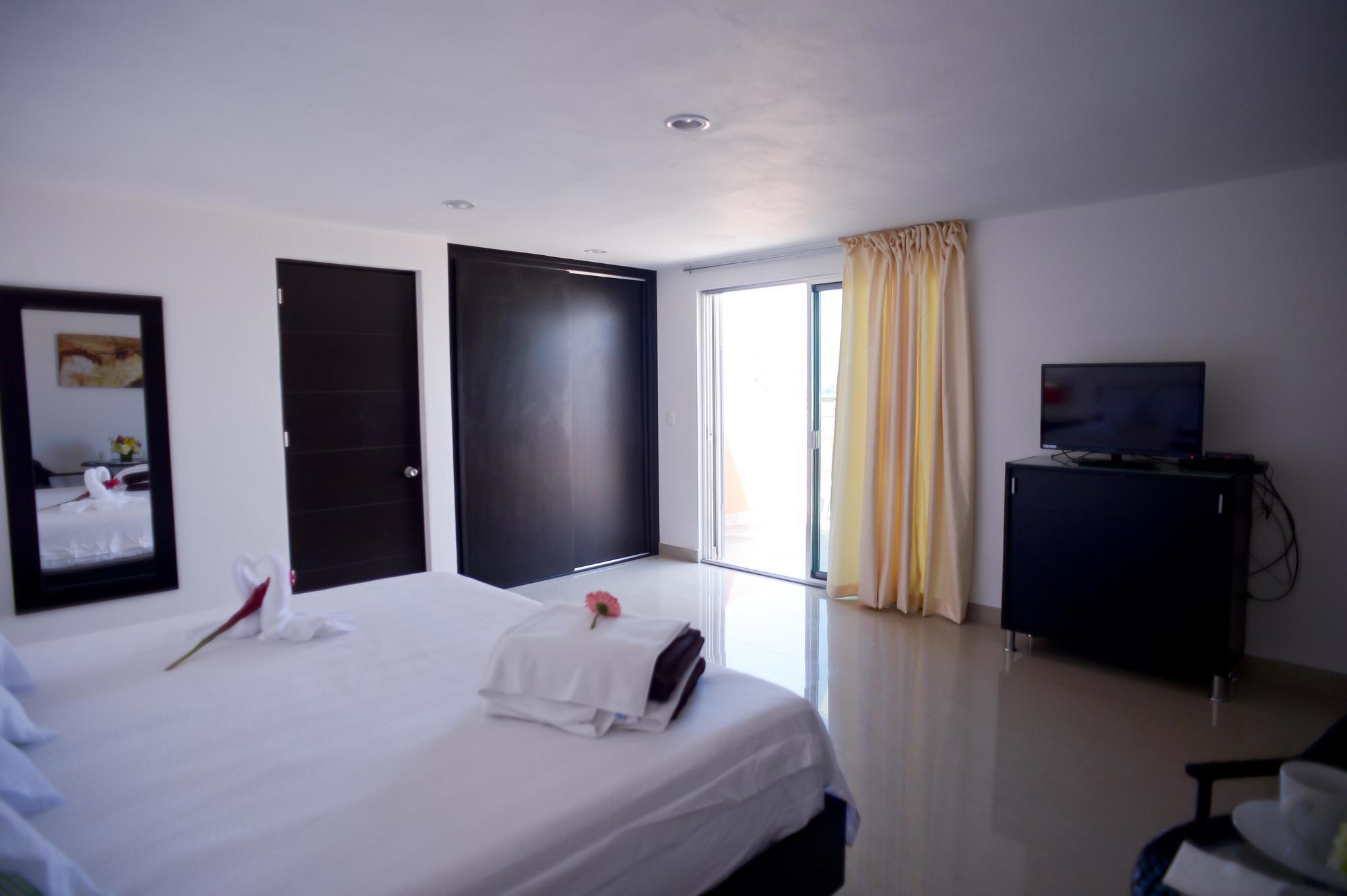 Sunrise 42 Suites Hotel Playa del Carmen Kültér fotó