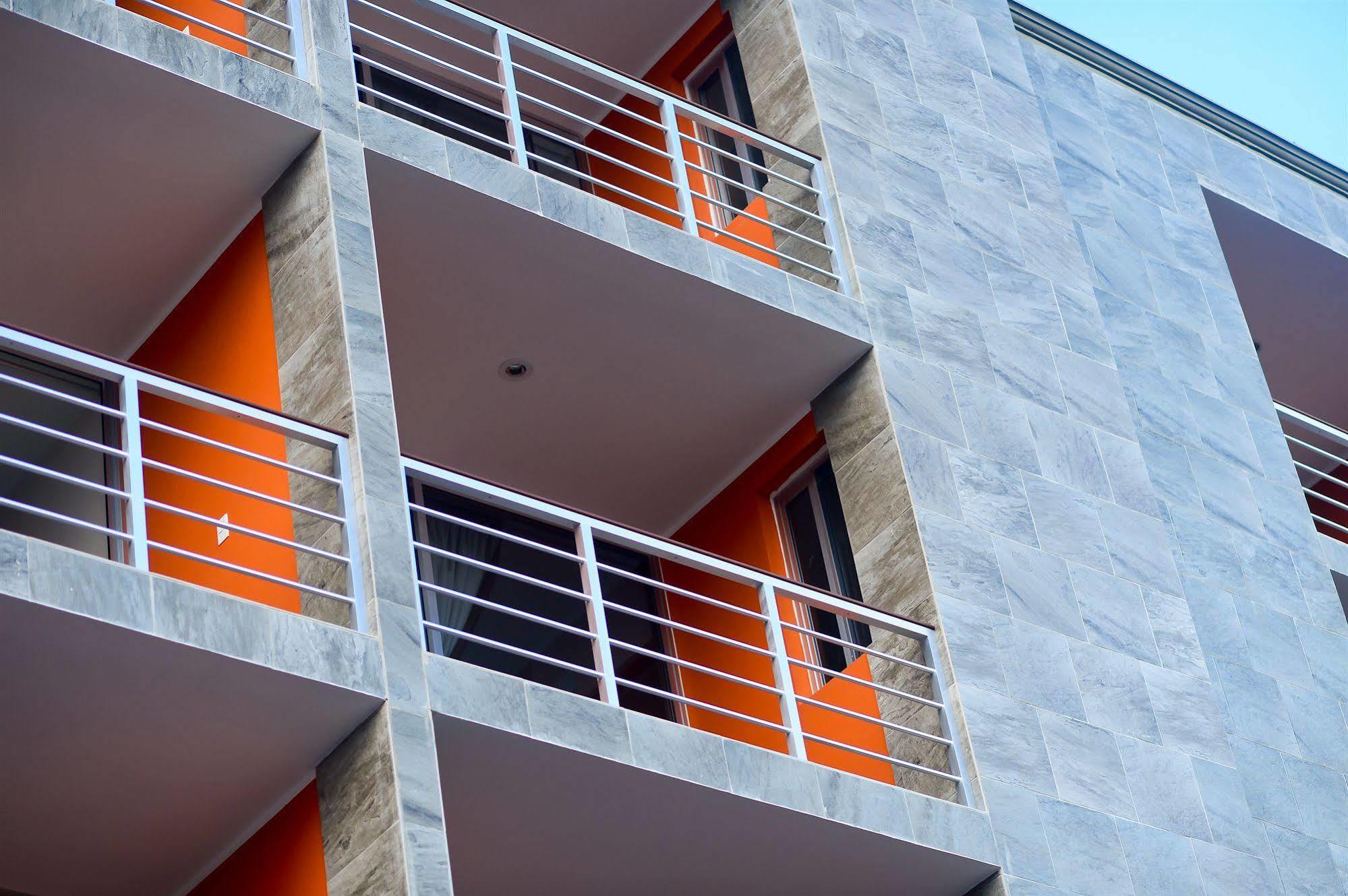 Sunrise 42 Suites Hotel Playa del Carmen Kültér fotó